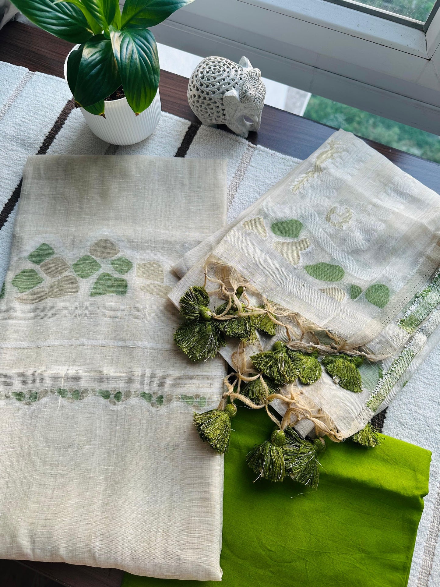 Ivory & Green Jamdani Chanderi Suit Set